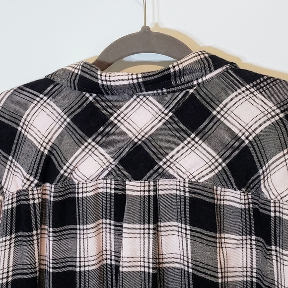 Torrid Flannel Lightweight Button Down Light Pink & Black Plaid Size 2X - Picture 13 of 15